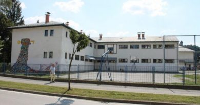 Skandal nastanvik velika kladuša